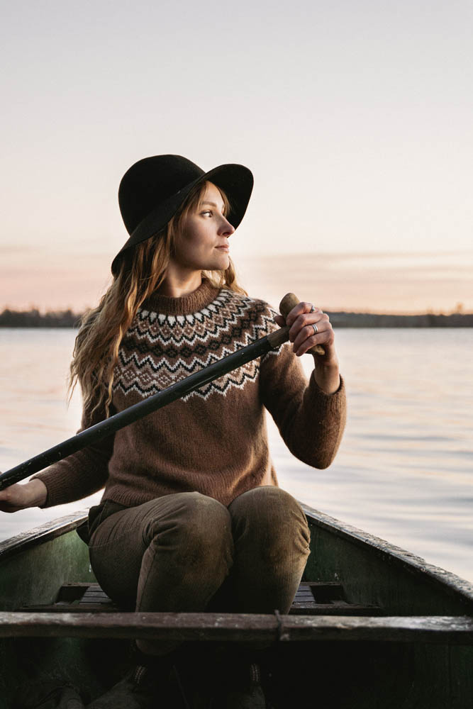 Unfolding Landscapes: 17 Knits for the Road